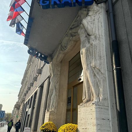 Hotel Grand Hradec Králové Buitenkant foto